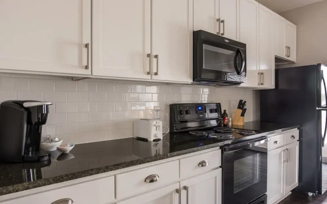 Urban Apartments with Parking Pool Balcony