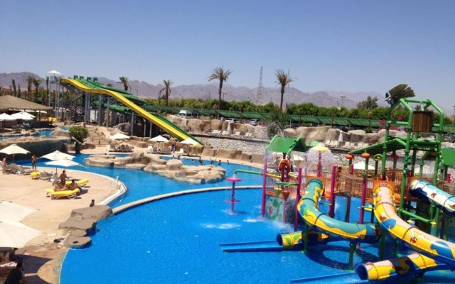 Reef Oasis Beach Resort