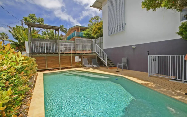 Unit 2 'Sea Breeze Villas', Coolum Beach