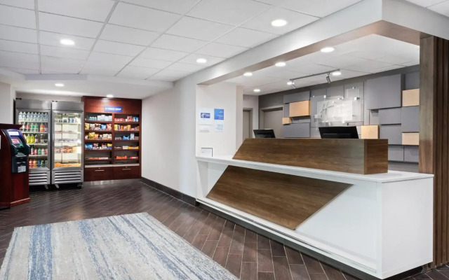 Holiday Inn Express & Suites Cincinnati Riverfront by IHG