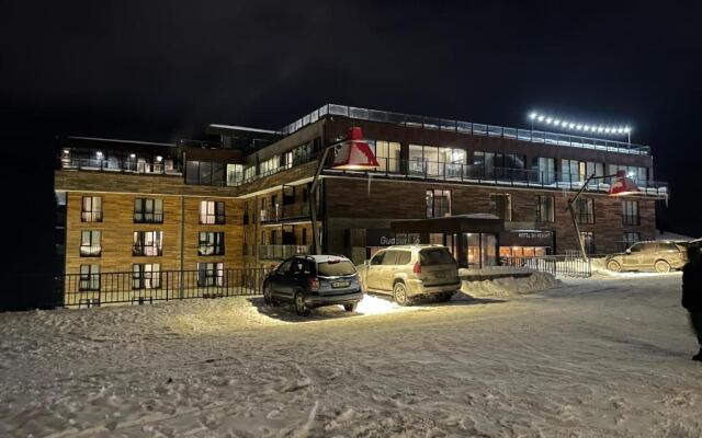 Gudauri Hotel Loft, Apartment 418, Next to the Pirveli Lift