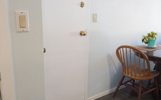 Apex Inn 1 Bdrm Suite 305-306 2 Bedroom Condo