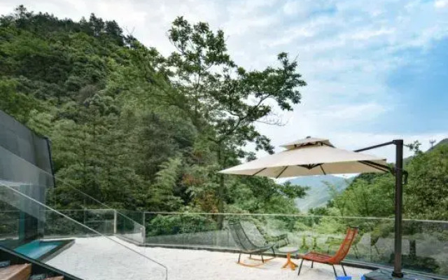 Stream in Cloud Resort Hotel