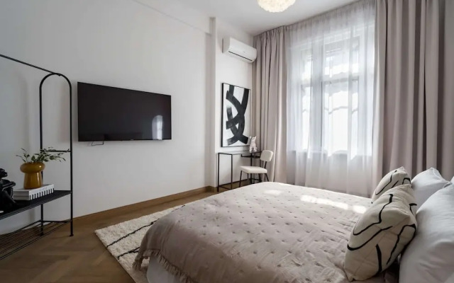 Stunning 3BR Apartment in Bucharest