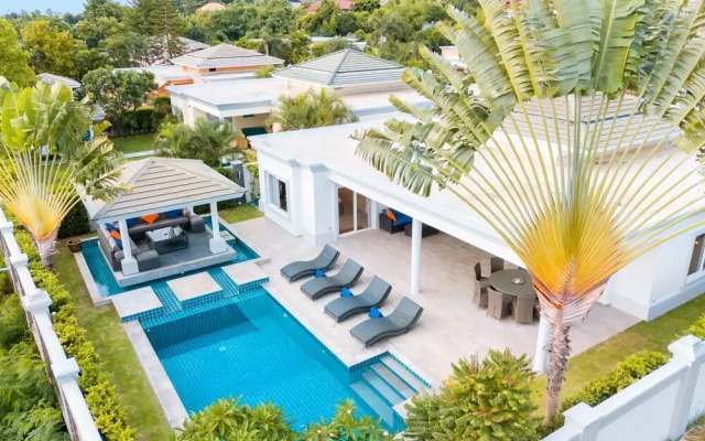 Luxury Pool Villa 608