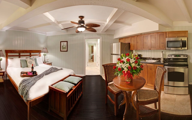 Coconut Palm Inn