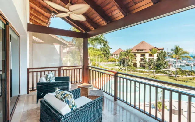 Penthouse With Jacuzzi Near the sea C2