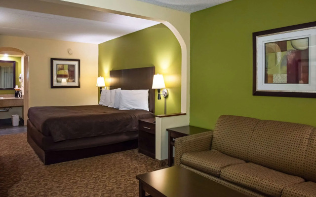 Rodeway Inn & Suites