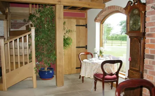 Hungry Bentley Barn Bed and Breakfast