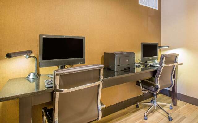 Comfort Suites Fairview Heights - St. Louis