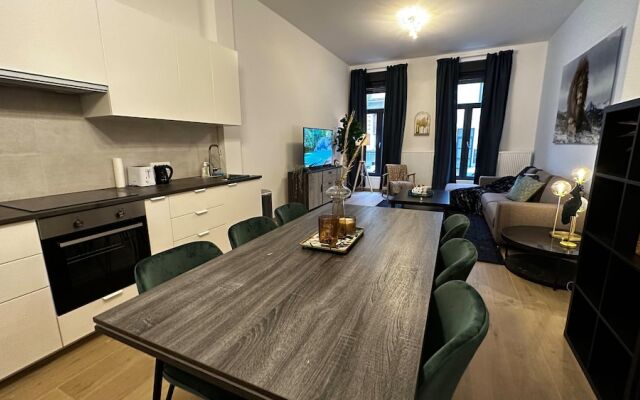 One Lux Stay near Fashion District