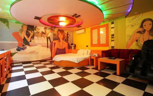 Chocolate Hotel