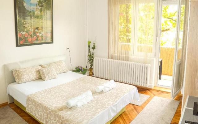 Apartment Riverside Gem