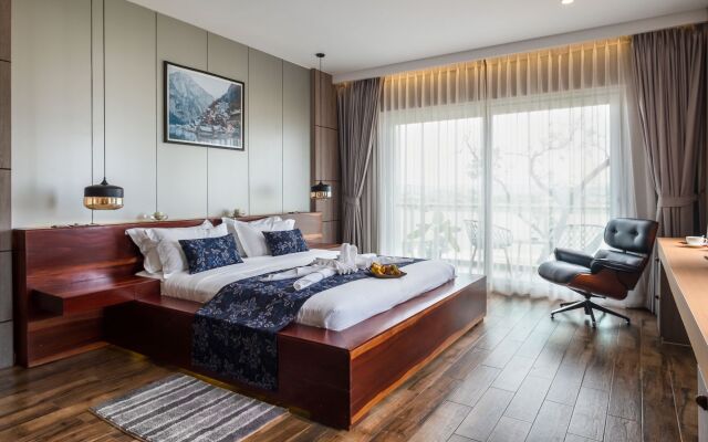 Nou's River Hotel