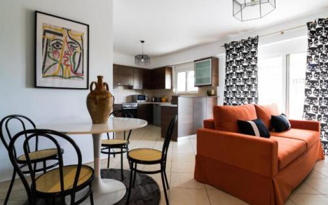 Three-Bedroom Apartment with Acropolis view