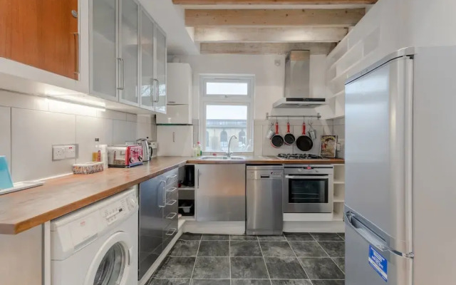 Spacious 2 Bedroom Apartment in Trendy Dalston