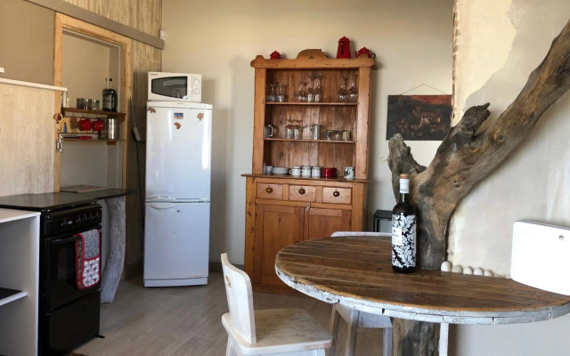 Quaint Seaside Cottage