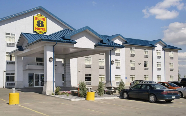 Super 8 by Wyndham Fort Saskatchewan