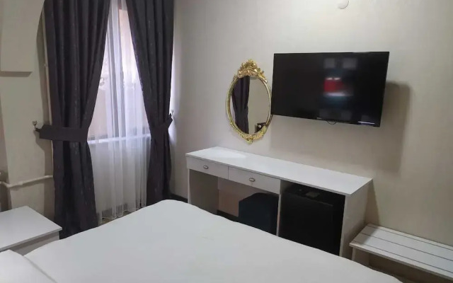 Athena Life Hotel