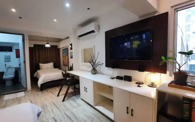 L1 Twin Bed Staycation in Bonifacio Global City