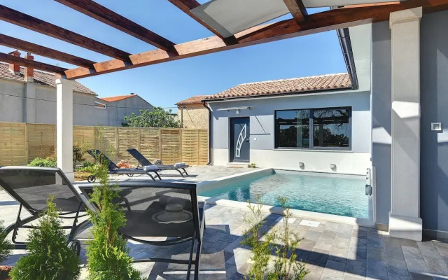 Exquisite Holiday Home in Galizana With Pool