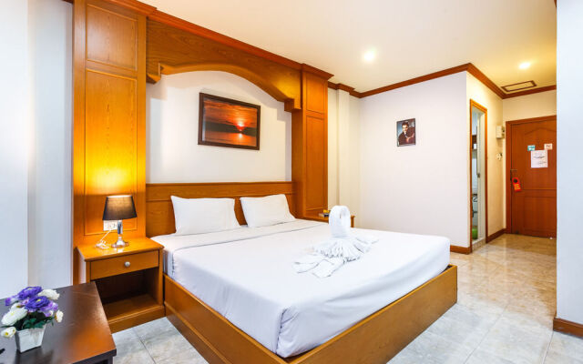 Presley Guesthouse Patong