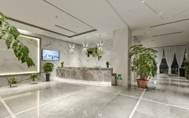 Linhai Huaxuan Hotel (Duqiao Baolong Square Branch)