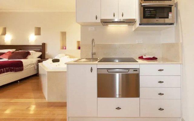 Aurora Manor Rooms