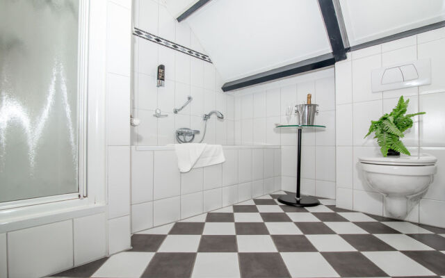 Hampshire Hotel – Hostellerie Schuddebeurs