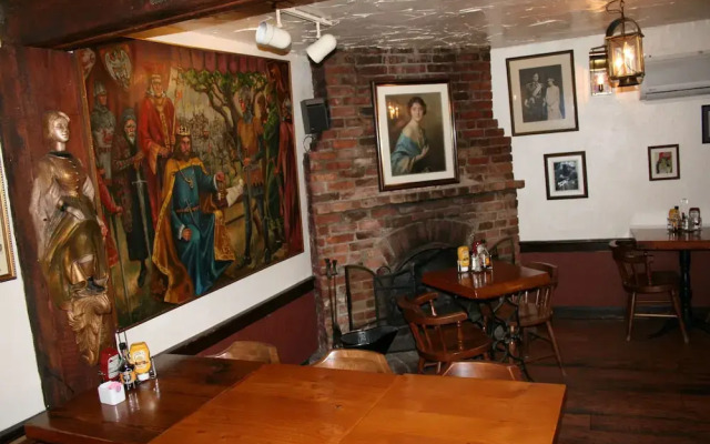 The Olde Angel Inn