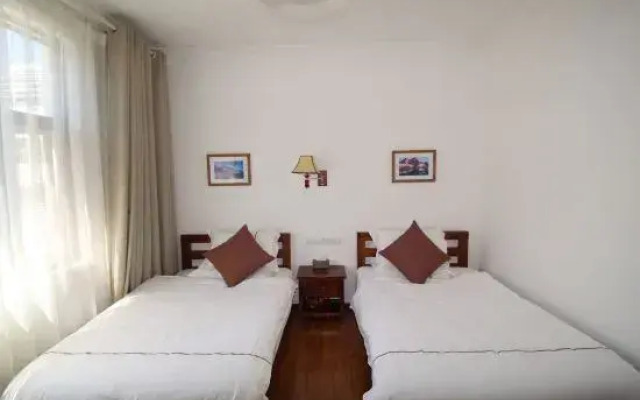 Ancient City Yishan Mingyue Inn