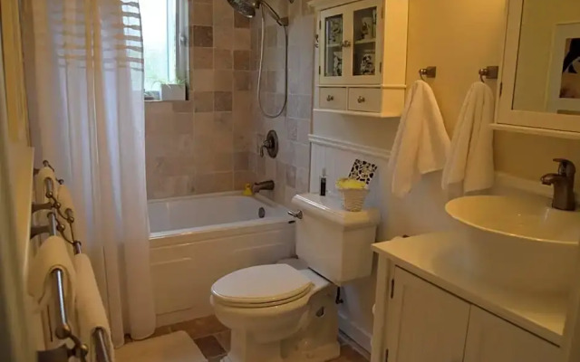 Rathtrevor Beach B&B