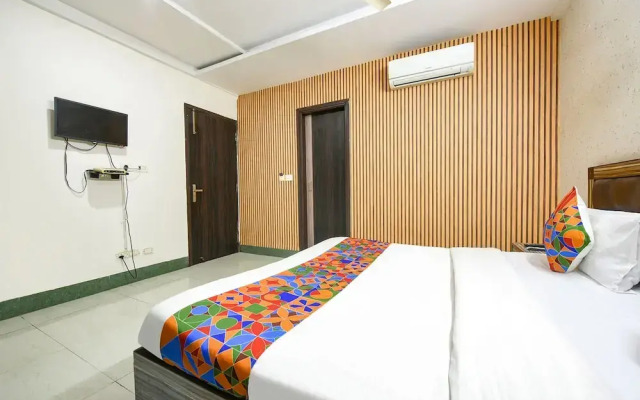Fabhotel Ess Pee Grand