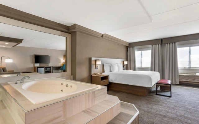 Comfort Inn Edgewater on Hudson River