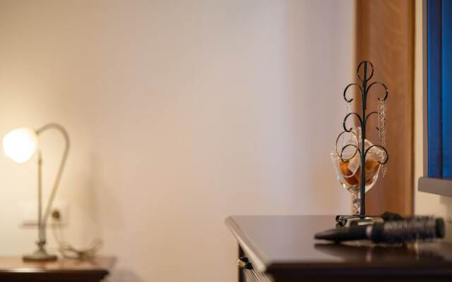 Paul's American Mansion- Volos suburb