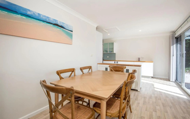 WindanSea Cottage - Pet Friendly - Ocean Glimpses – Guest Rooms – Vincentia