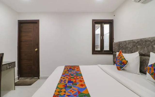 FabHotel Roadway Inn