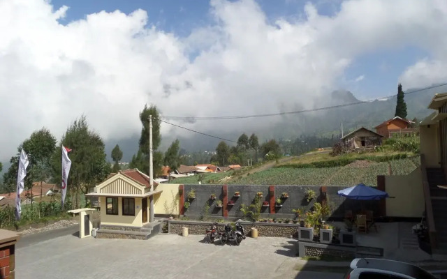 SM Bromo Hotel