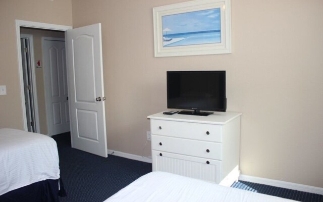 Runaway Beach - 3 Bd Villa (RW 7103)