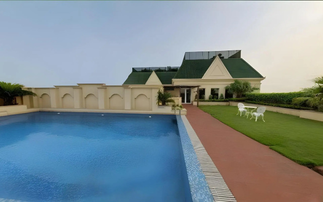 Savoy Suites Noida