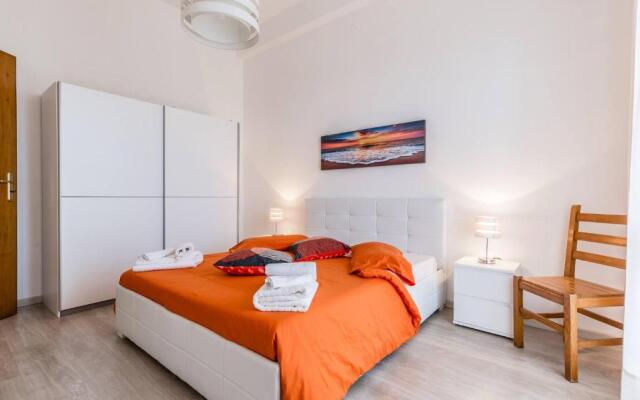 Agatas House Near The Beach With Parking Wifi