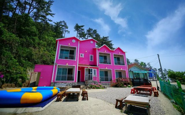 Buan Bada Poongkyung Pension