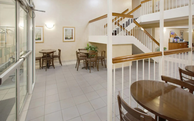 Holiday Inn Express Des Moines-At Drake University