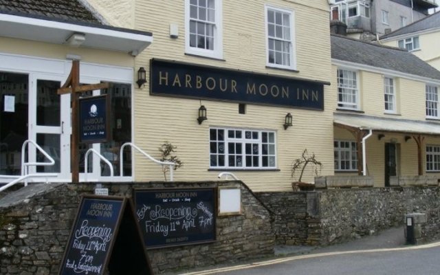 Harbour Moon Inn