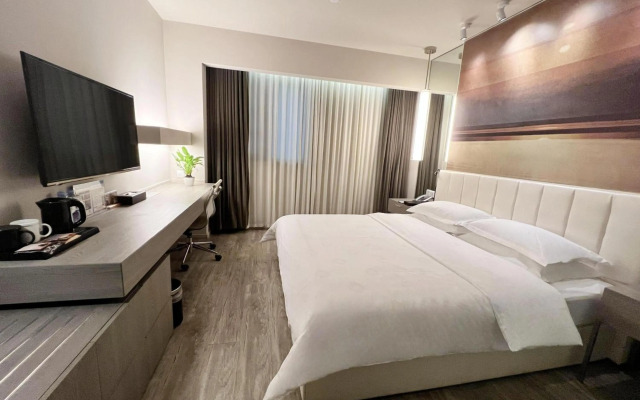 Metropolo Hangzhou Railway Station East