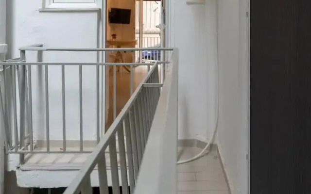 Parthenon Stones apt in Koukaki area