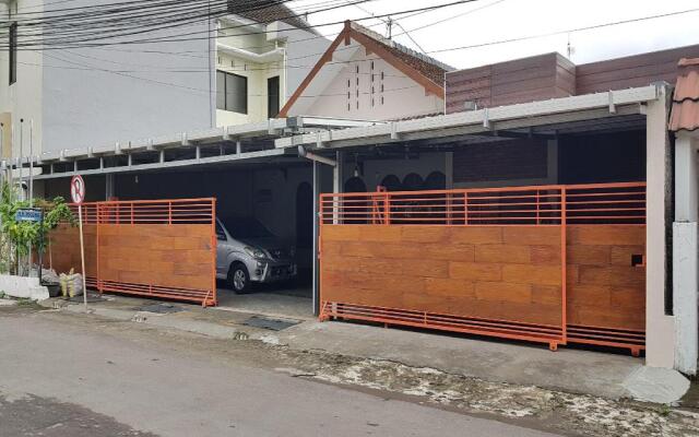 OYO 90095 Indah Homestay