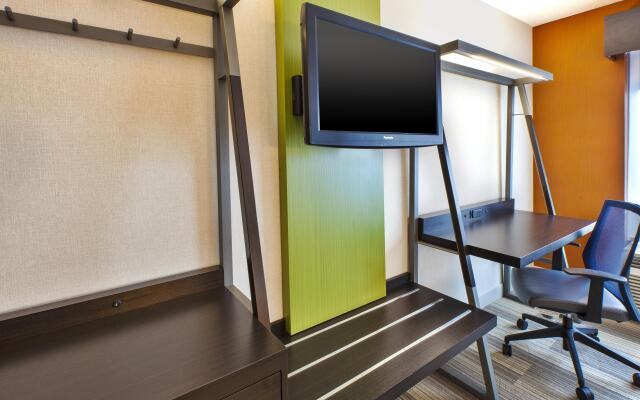 Holiday Inn Express Hotel & Suites Chicago-Midway Airport, an IHG Hotel