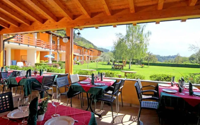 Lake Garda, Beautiful Residence Features Many Facilities