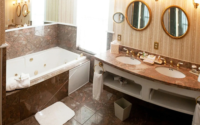 Cliff House at Pikes Peak